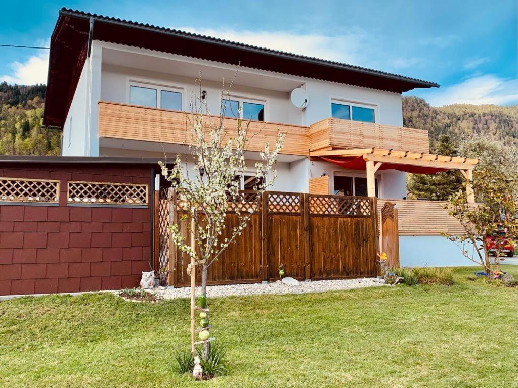 Ferienwohnung Resi Mit Traumhaftem Seepanorama Steindorf am Ossiacher See Luaran gambar